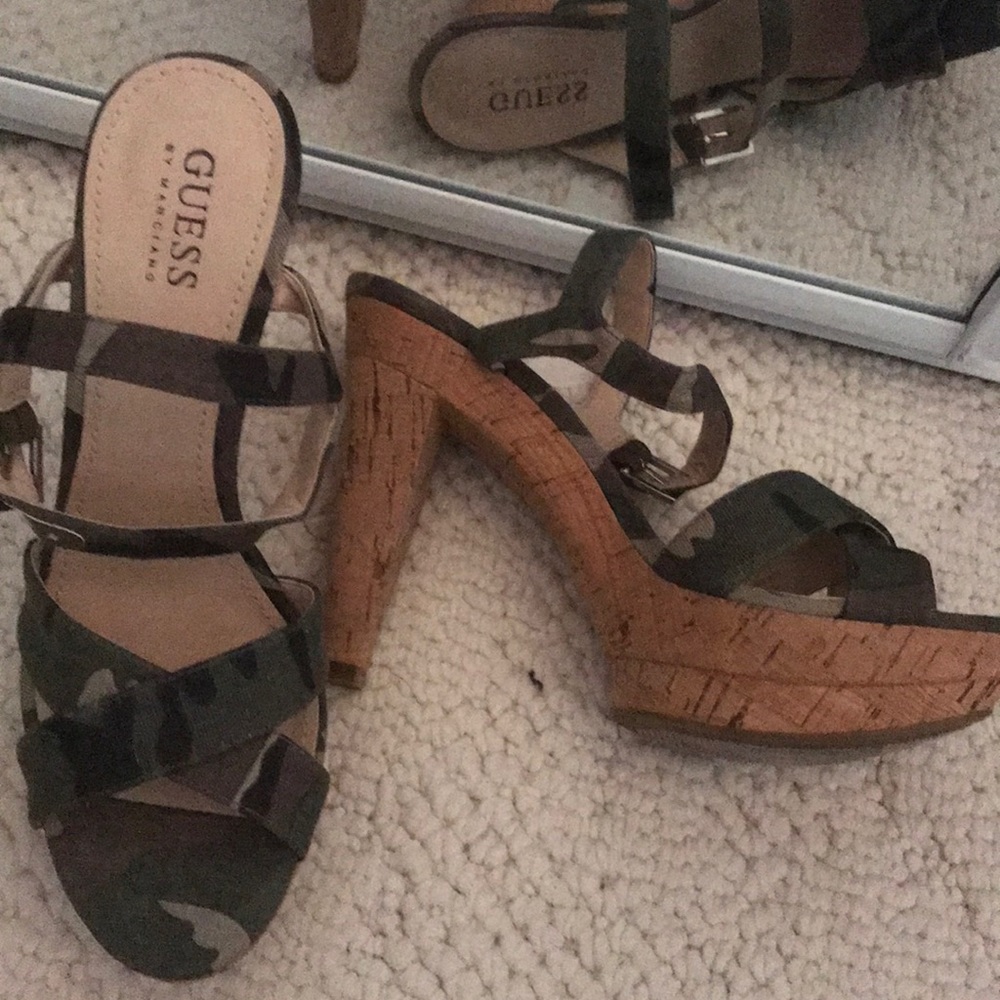 Platform camouflage heel